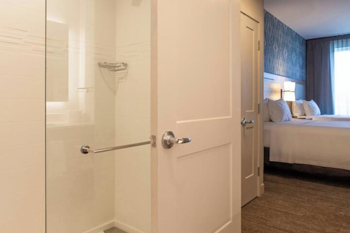 Room 27 of 47