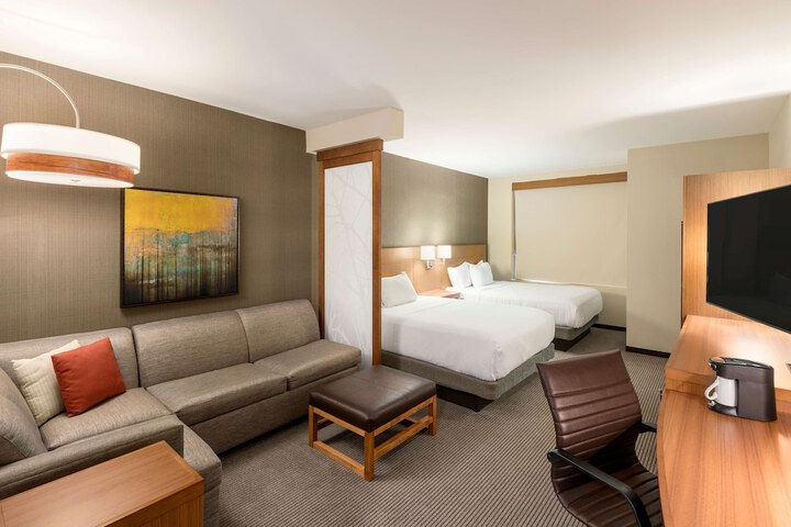 Room 32 of 82