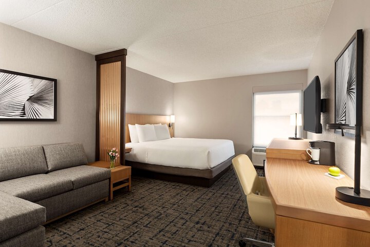 Room 13 of 29