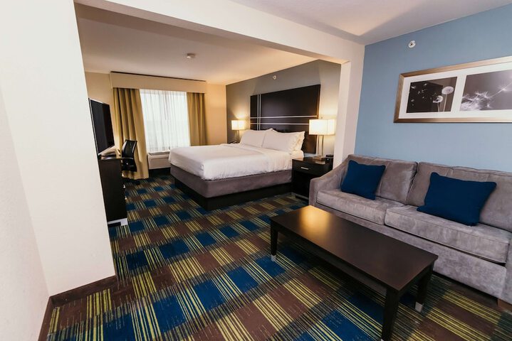 Room 30 of 47