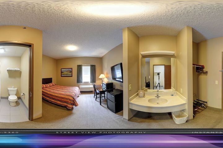 Room 5 of 11