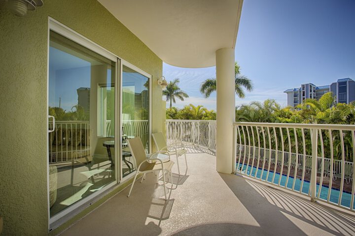 Crystal Palms Beach Resort