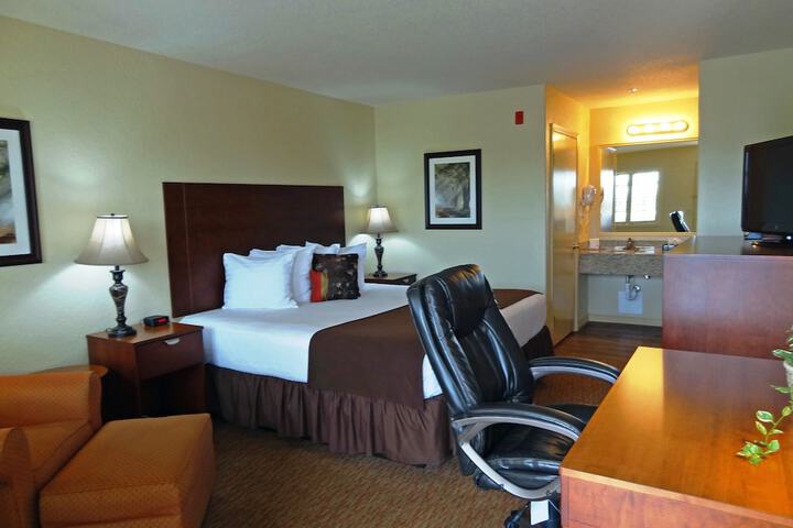 Room 11 of 13