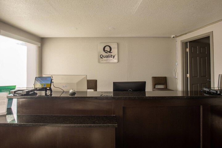 Quality Inn & Suites Portage Central