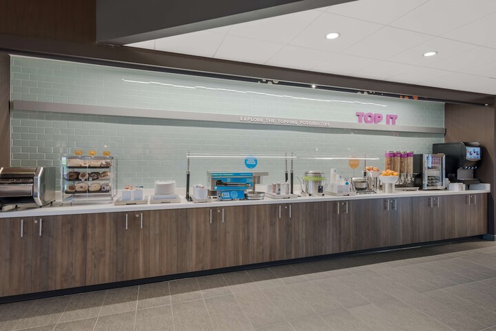 Breakfast/Coffee Service 34 of 38