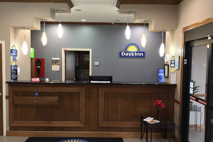Days Inn by Wyndham Baytown East