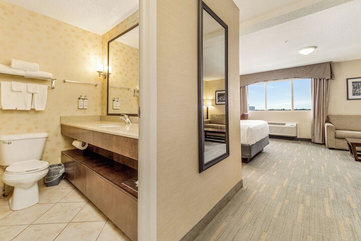 Room 112 of 200