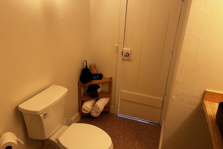 Room 43 of 80