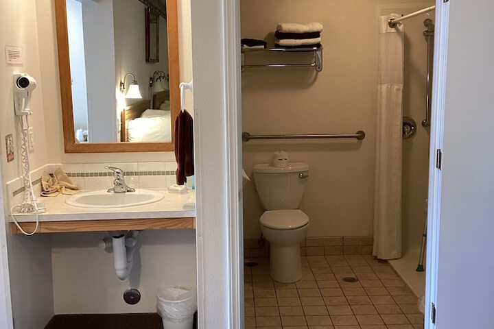 Room 15 of 68