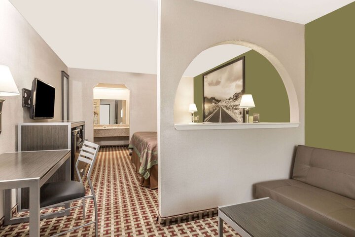 Room 21 of 30