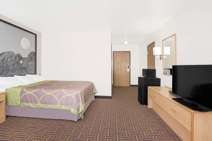 Room 14 of 19