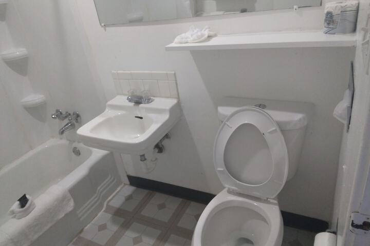 Room 14 of 15