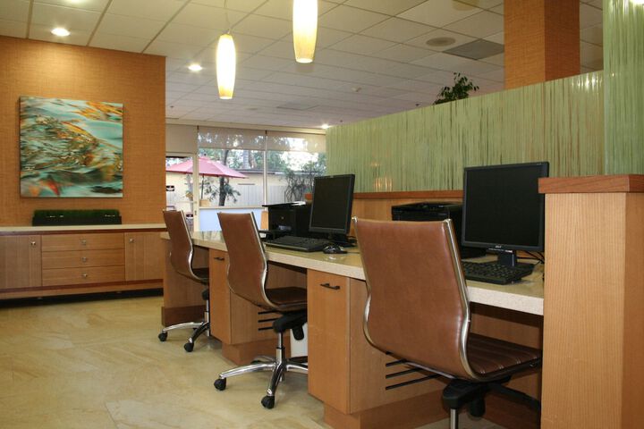 Business Center 37 of 37