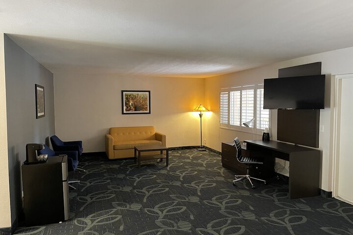 Room 44 of 99