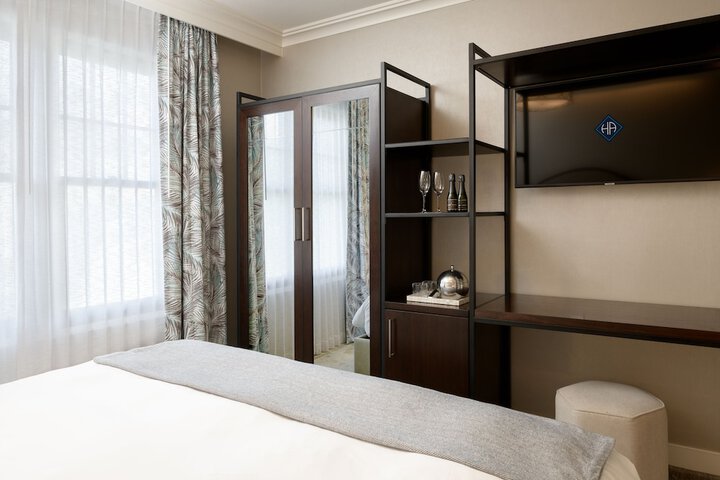 Room 50 of 73