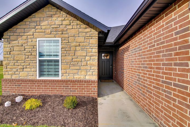 Family-friendly Ozark Villa - Centrally Located