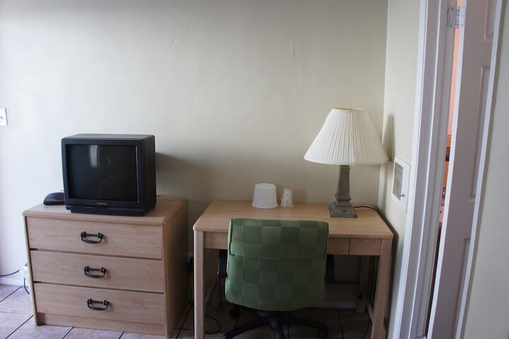 Room 5 of 11