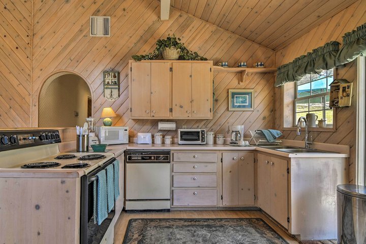 Sonora Home on 10 Resort Acres w / Shared Pool!