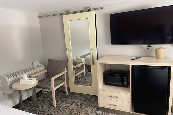 Room 18 of 39
