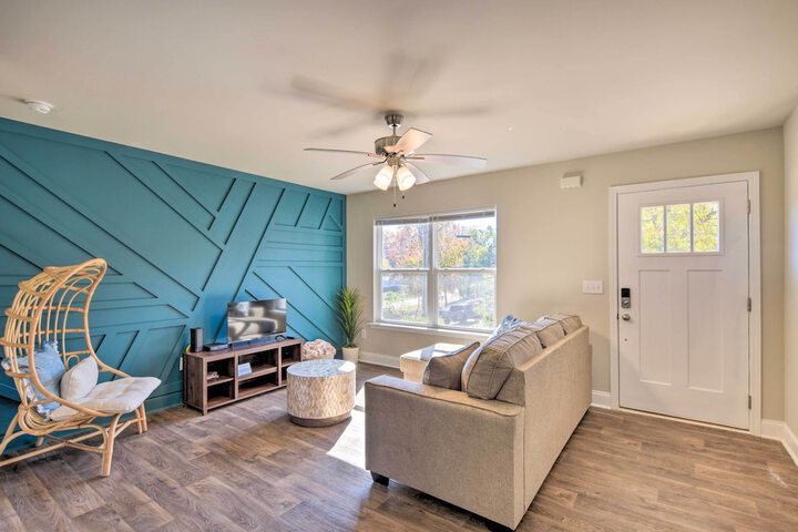 Greer Getaway w / Smart TV 1 Mi to Dtwn!