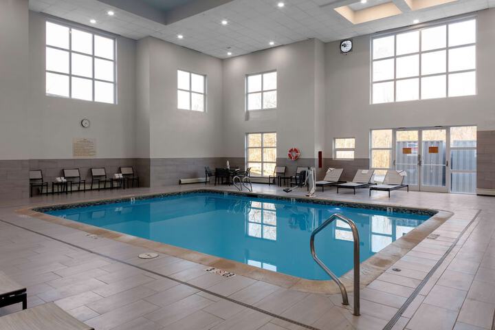 Hampton Inn by Hilton Concord / Bow