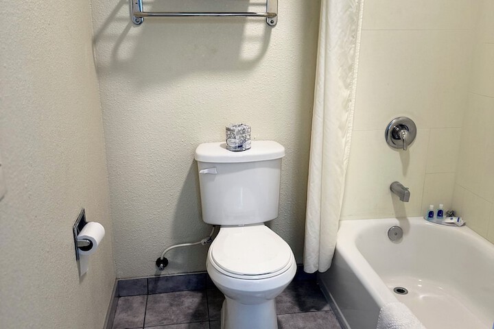 Room 21 of 33
