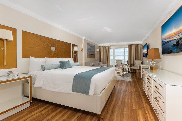 La Mer Beachfront Resort