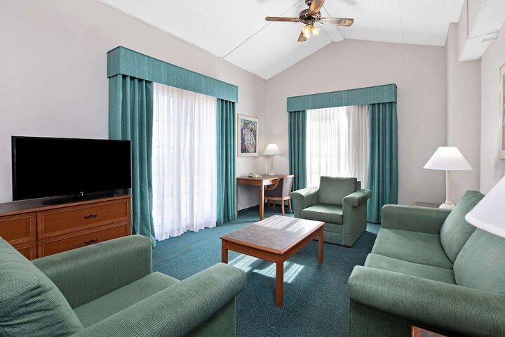 Room 11 of 19