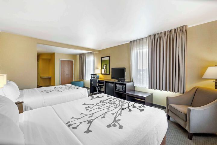 Room 38 of 61