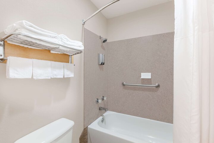 Room 12 of 19