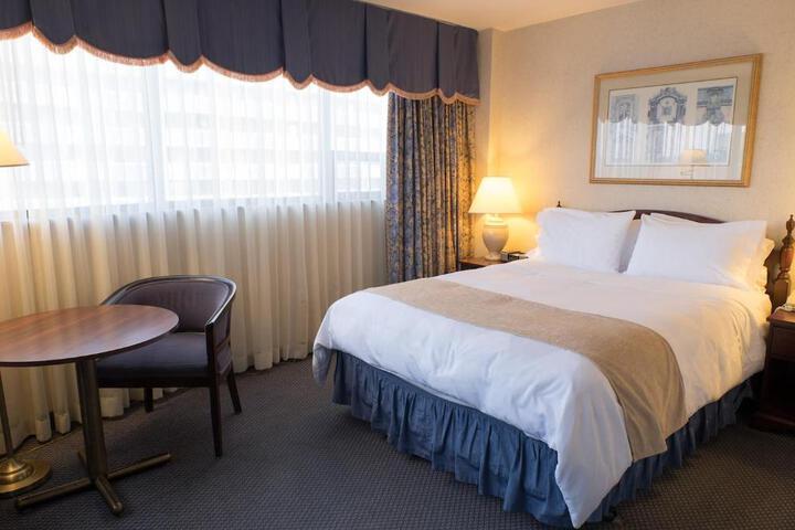 The Roehampton Hotel