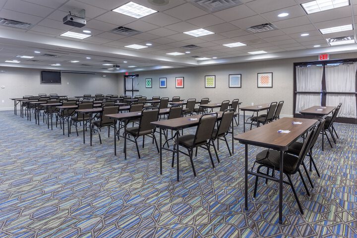 Holiday Inn Express Indianapolis - Southeast by IHG