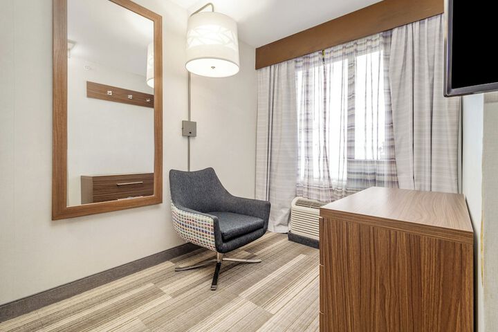 Room 273 of 348