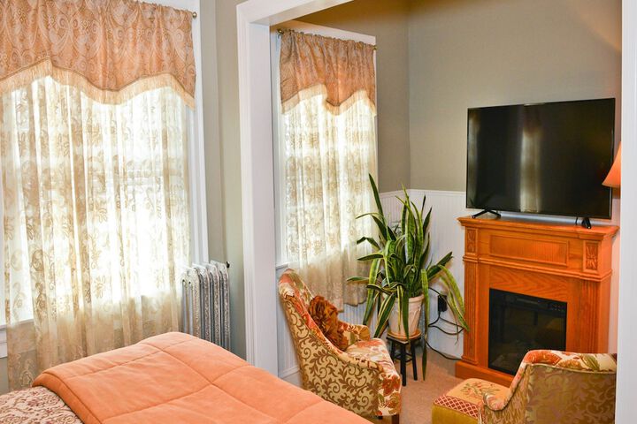 Room 16 of 18