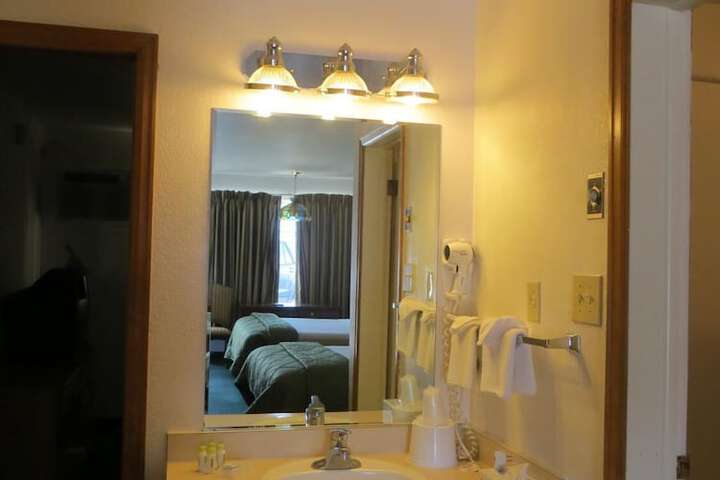 Room 10 of 40