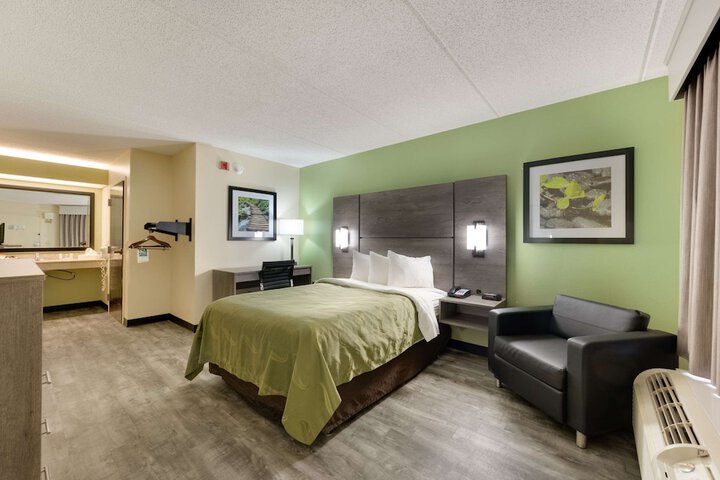Room 12 of 20