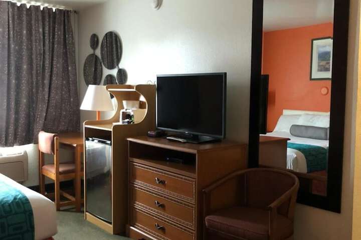 Room 27 of 39