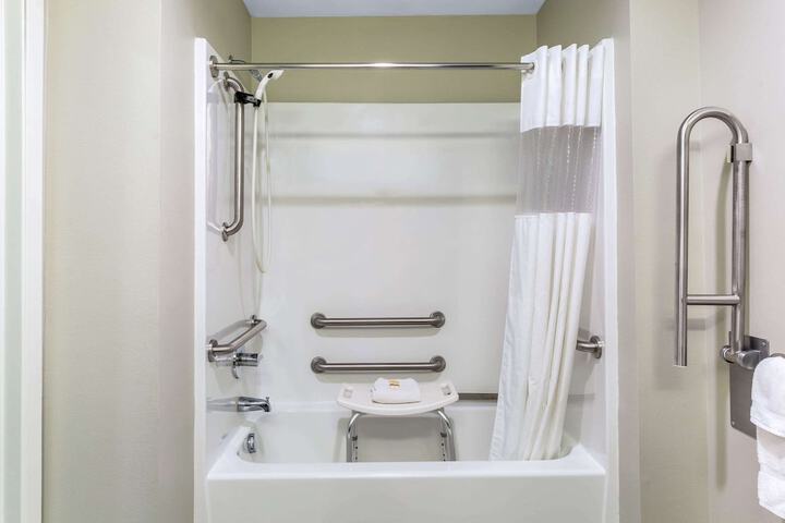 La Quinta Inn & Suites by Wyndham Odessa N. - Sienna Tower