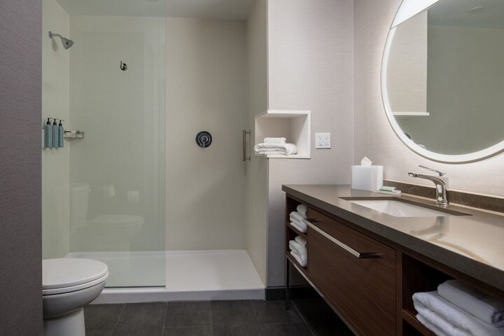 Room 15 of 32