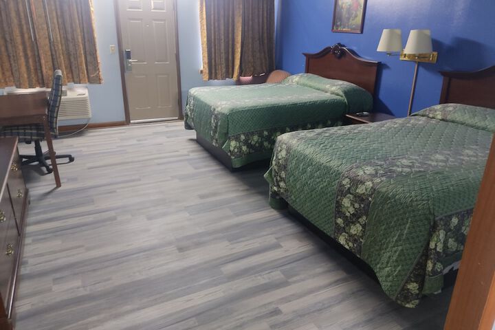 Room 18 of 28