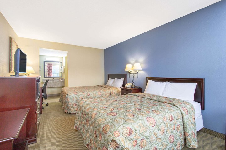 Room 8 of 21
