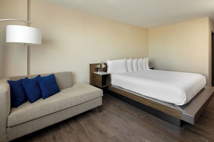 Room 10 of 17
