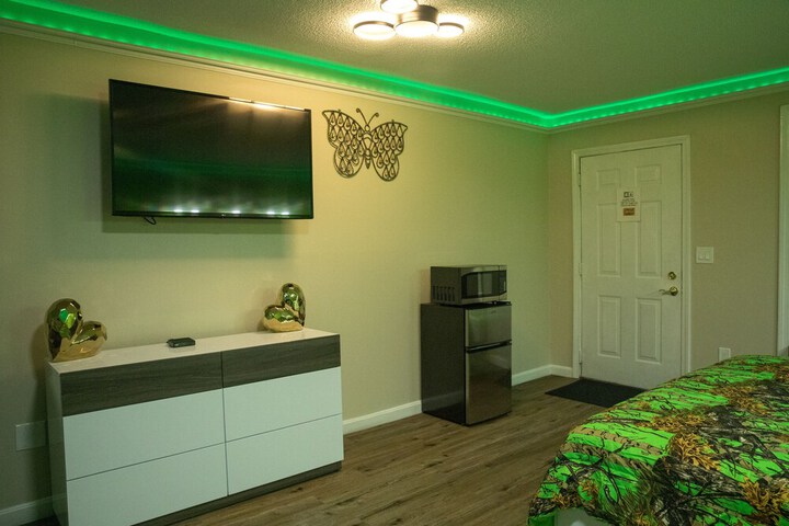 Room 18 of 71
