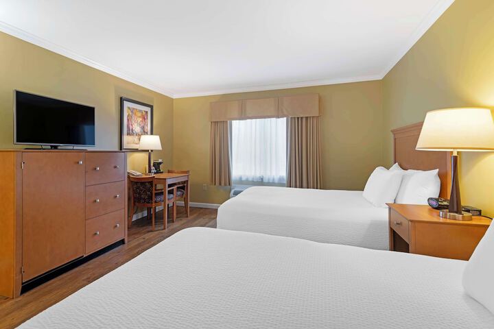 Best Western Plus Windjammer Inn & Conference Center