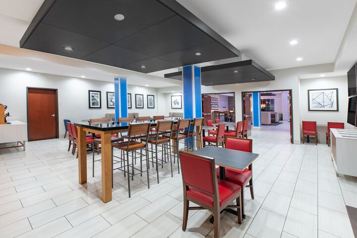 Holiday Inn Express Hotel & Suites Seaside-Convention Center by IHG
