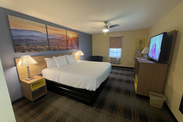 Room 15 of 62