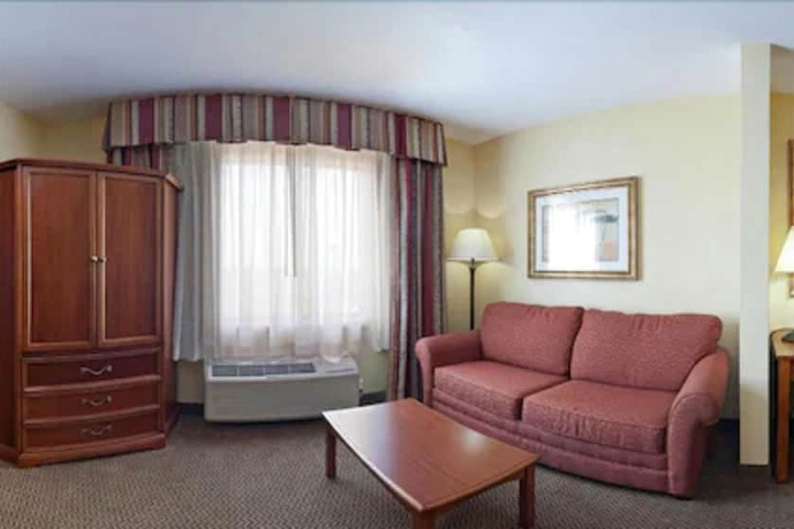 Room 21 of 38