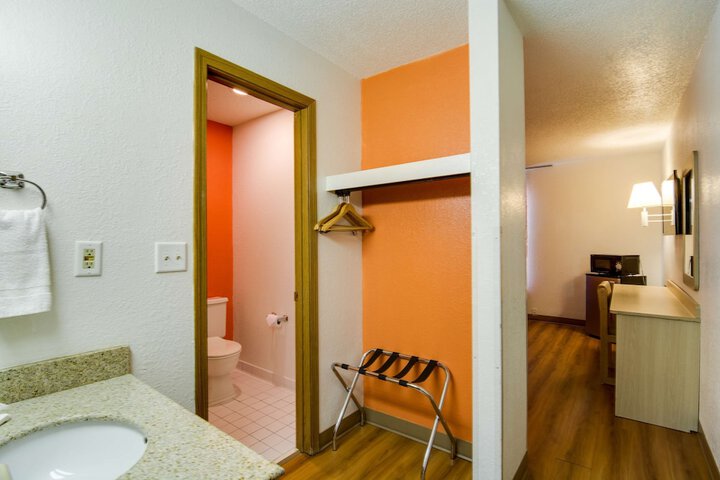 Room 26 of 28