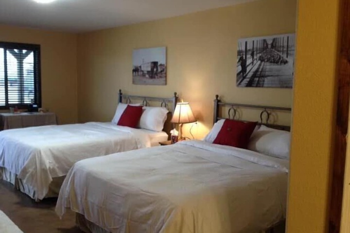Room 9 of 24