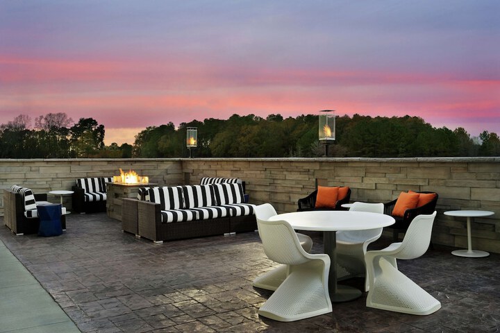 Terrace/Patio 36 of 37
